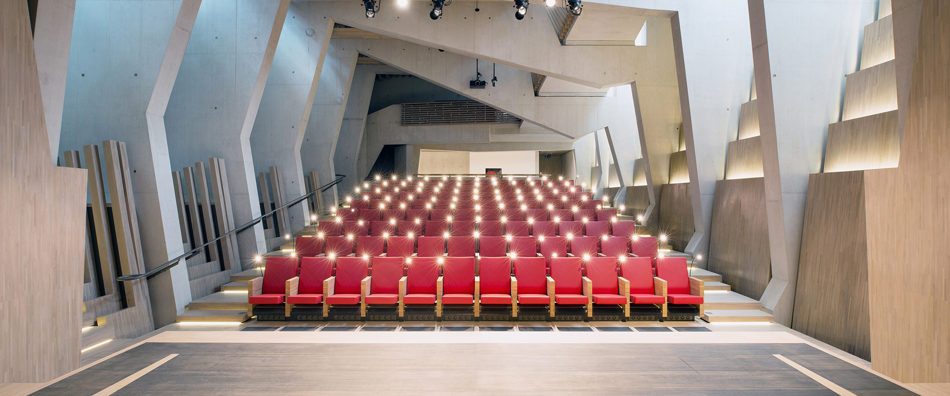 auditorio encendido