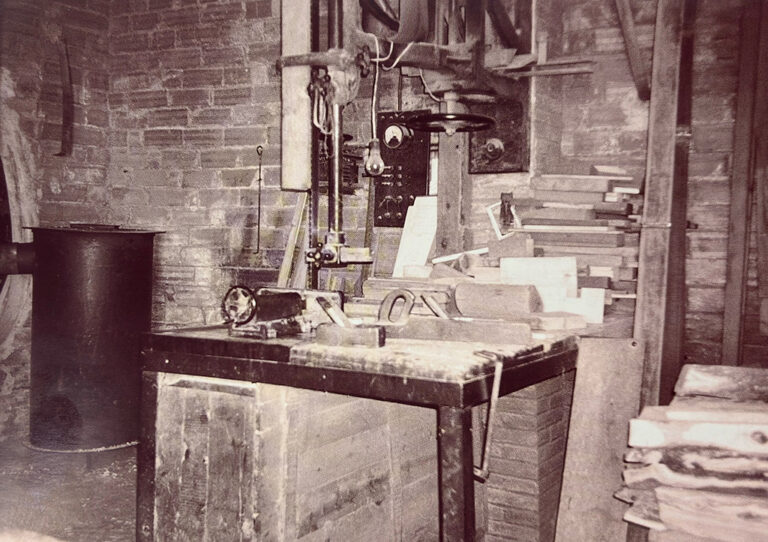 1929