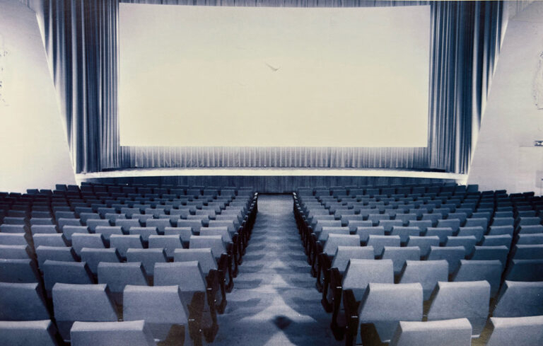 1960 Teatro Novedades 768x489 1